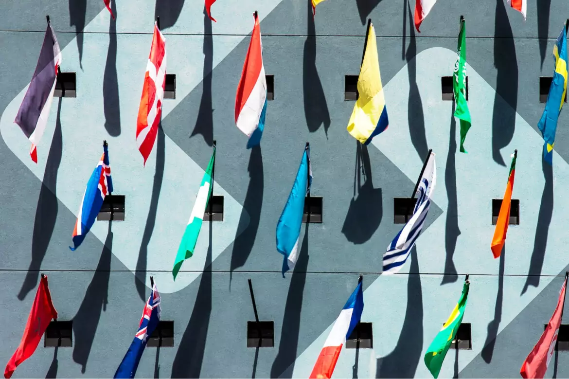 Bandeiras dos 10 melhores paises para se morar e trabalhar